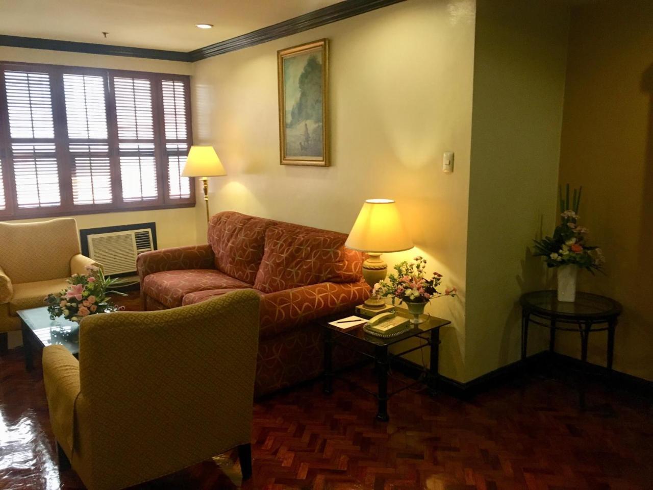 Lourdes Suites Макати Экстерьер фото