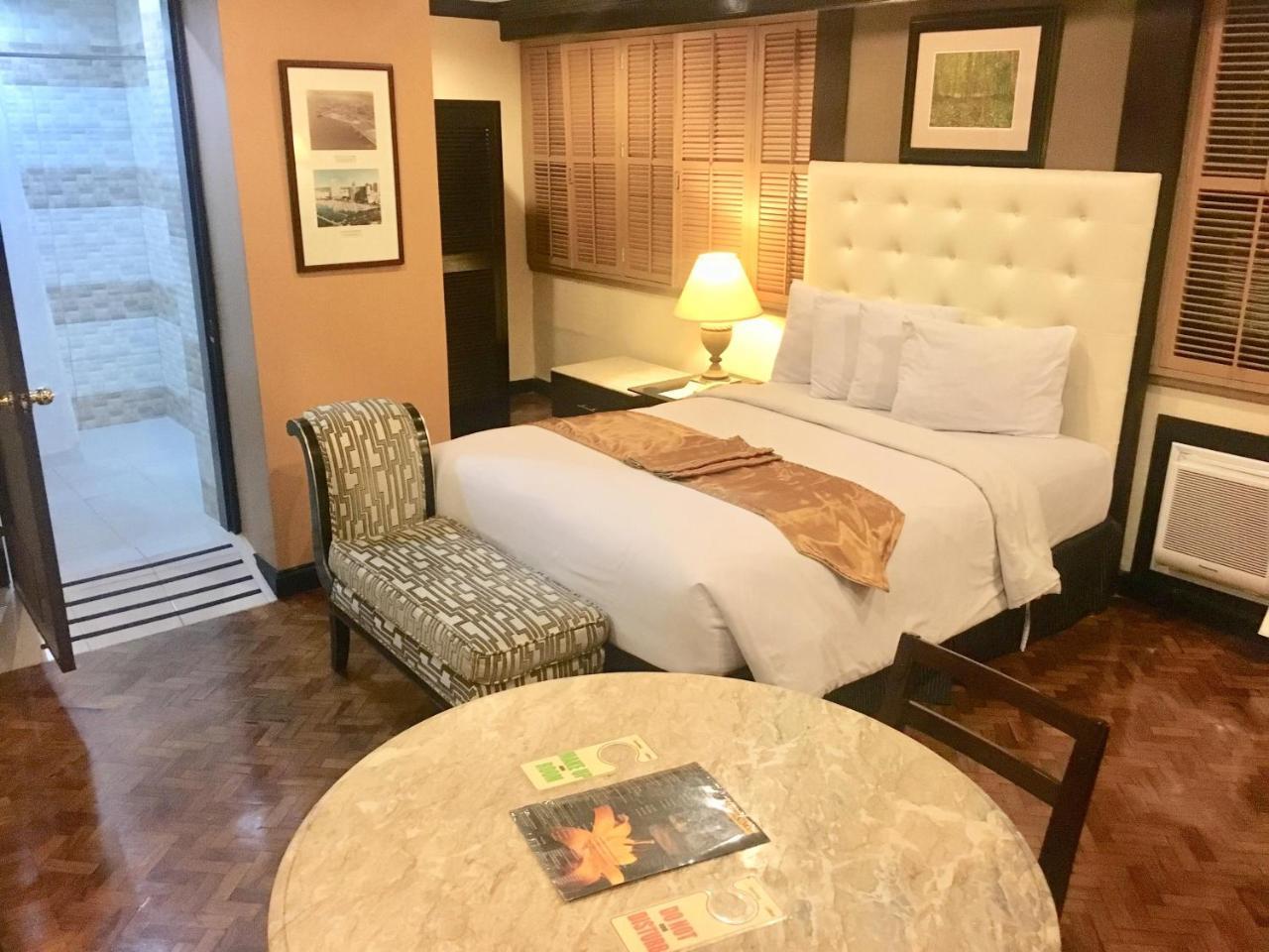 Lourdes Suites Макати Экстерьер фото